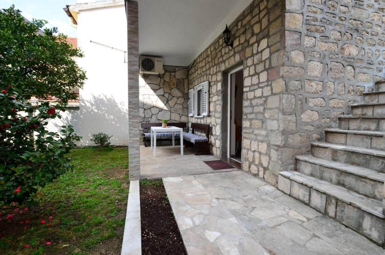 Modern Seaside Escape - Stunning Sea View - Private & Stylish Lägenhet Kotor Exteriör bild