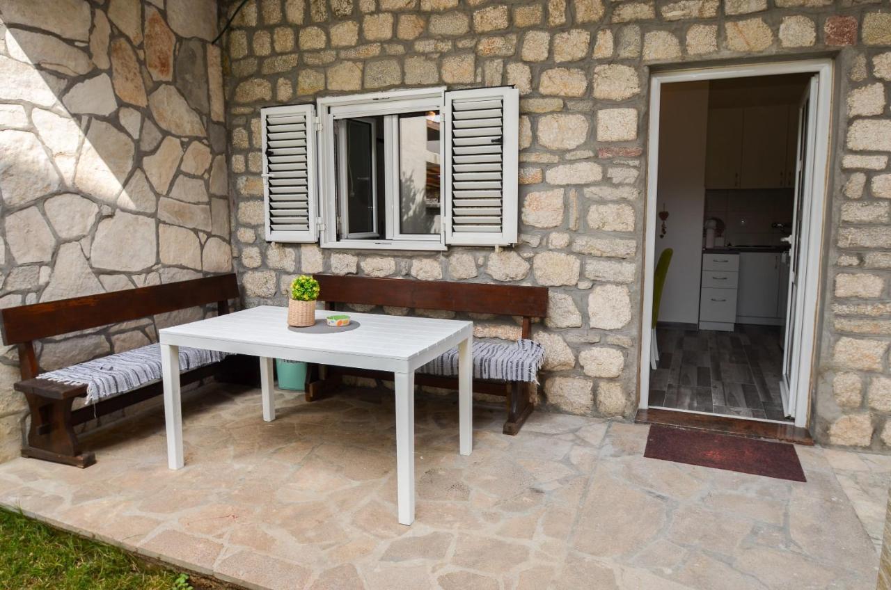 Modern Seaside Escape - Stunning Sea View - Private & Stylish Lägenhet Kotor Exteriör bild