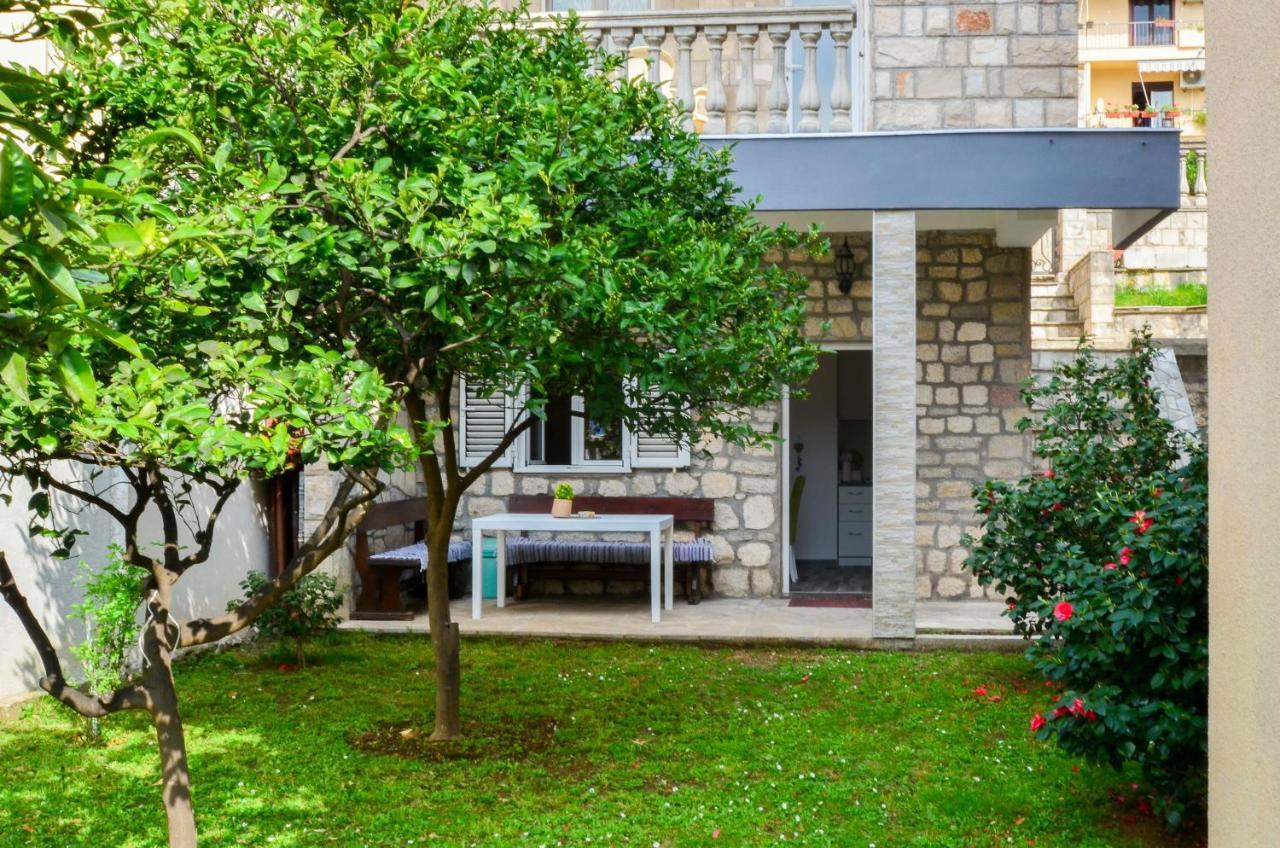 Modern Seaside Escape - Stunning Sea View - Private & Stylish Lägenhet Kotor Exteriör bild