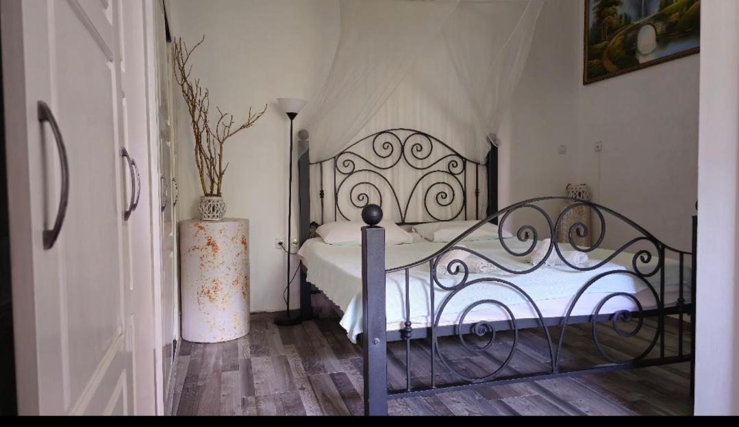 Modern Seaside Escape - Stunning Sea View - Private & Stylish Lägenhet Kotor Exteriör bild