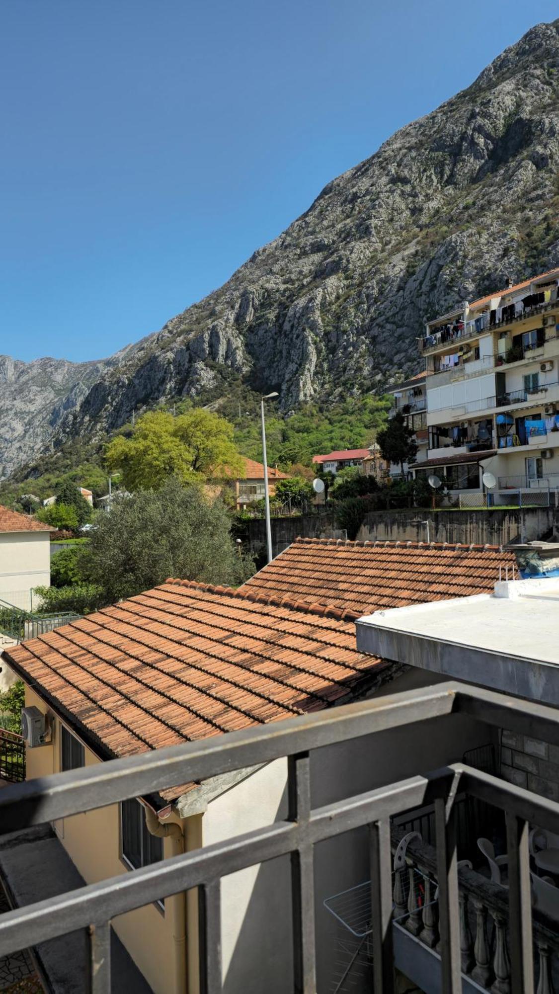 Modern Seaside Escape - Stunning Sea View - Private & Stylish Lägenhet Kotor Exteriör bild