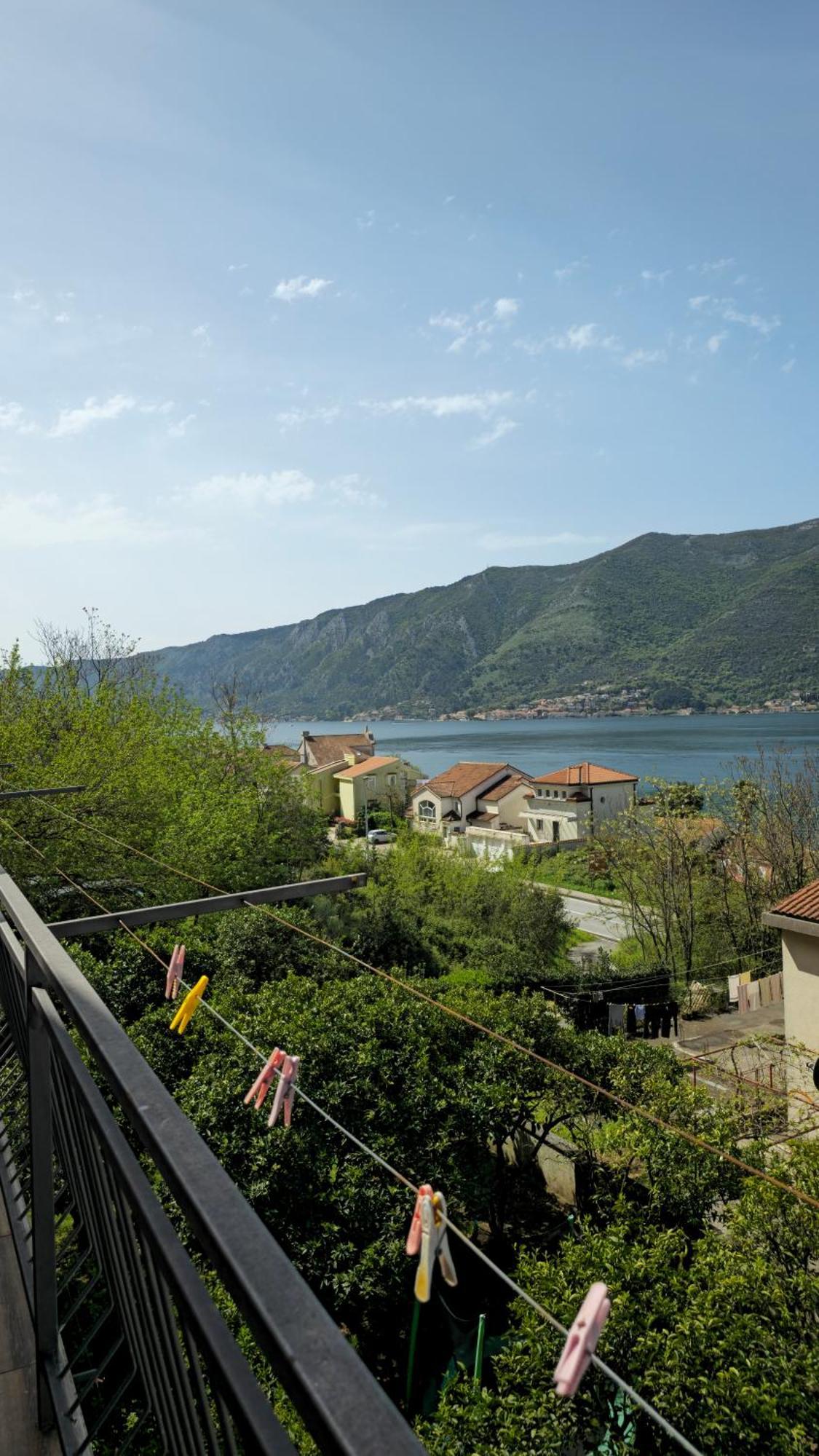 Modern Seaside Escape - Stunning Sea View - Private & Stylish Lägenhet Kotor Exteriör bild