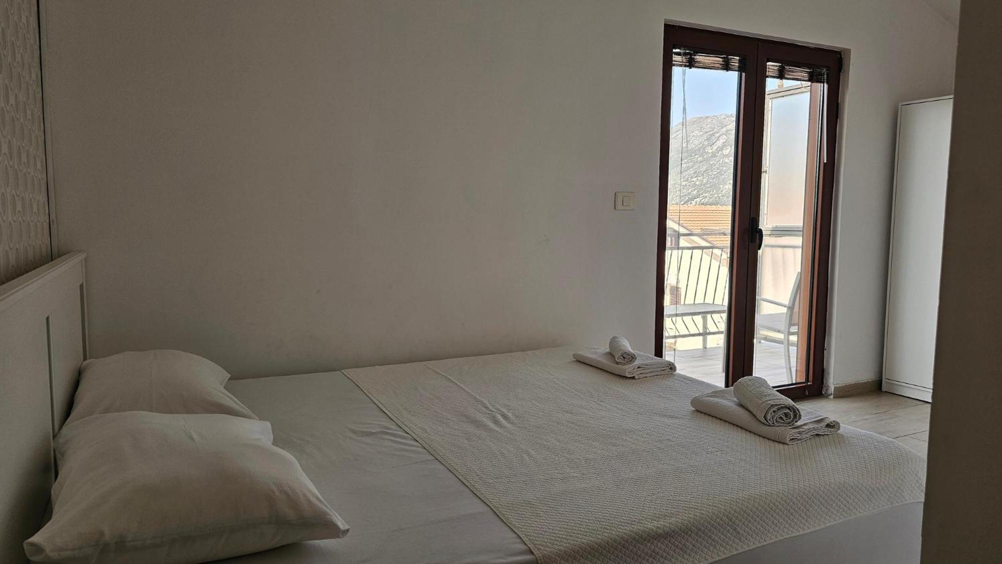 Modern Seaside Escape - Stunning Sea View - Private & Stylish Lägenhet Kotor Exteriör bild