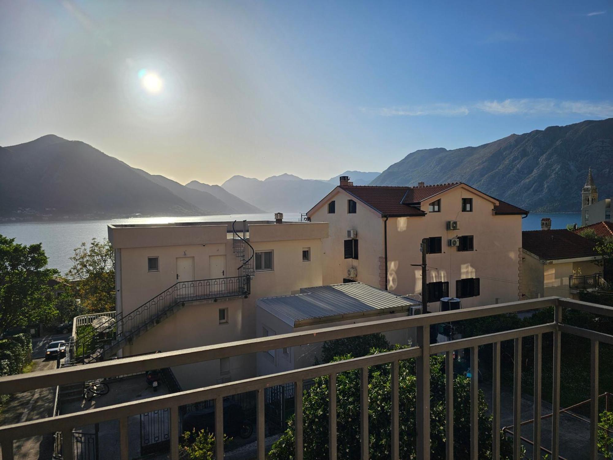 Modern Seaside Escape - Stunning Sea View - Private & Stylish Lägenhet Kotor Exteriör bild