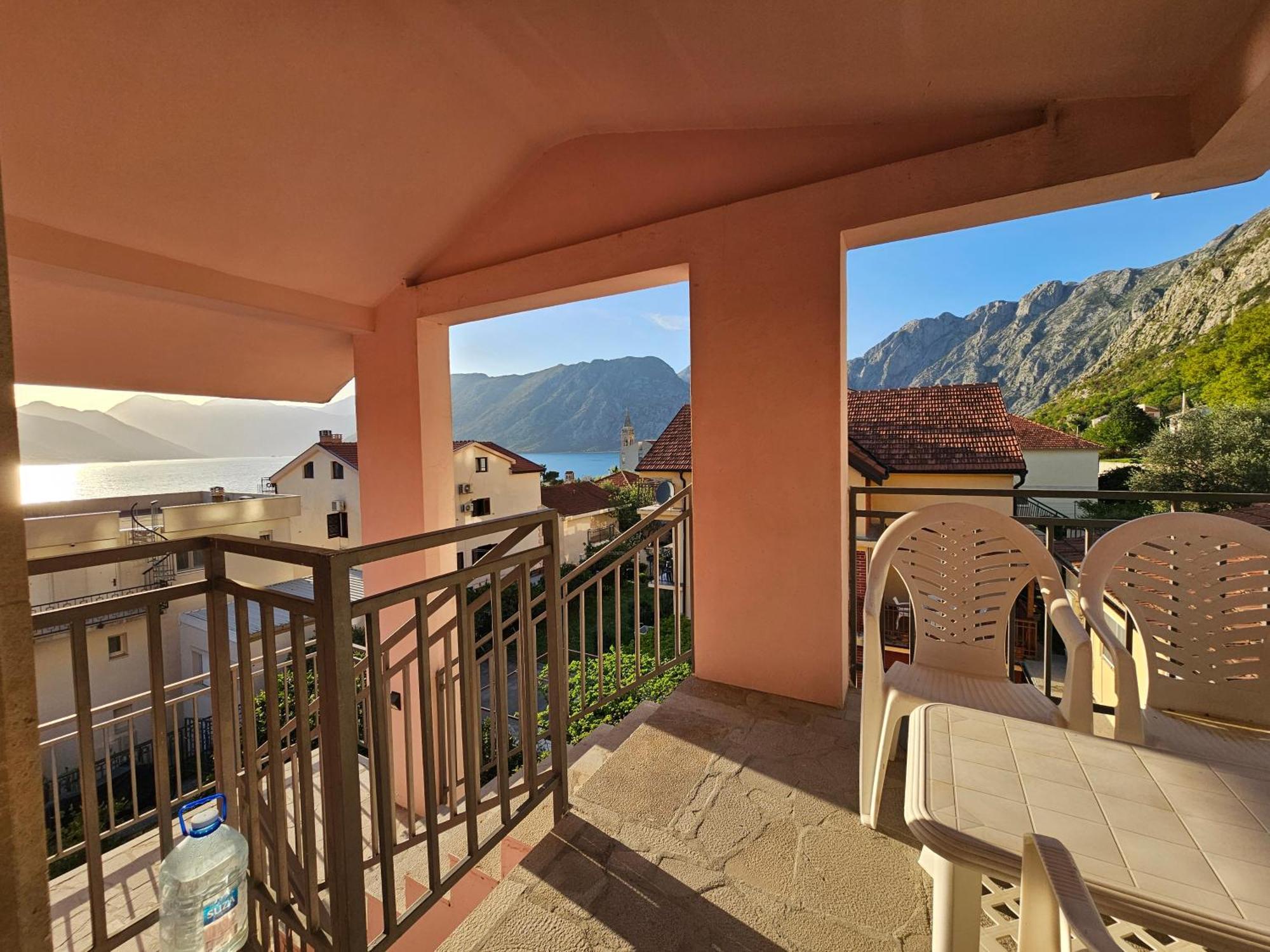 Modern Seaside Escape - Stunning Sea View - Private & Stylish Lägenhet Kotor Exteriör bild