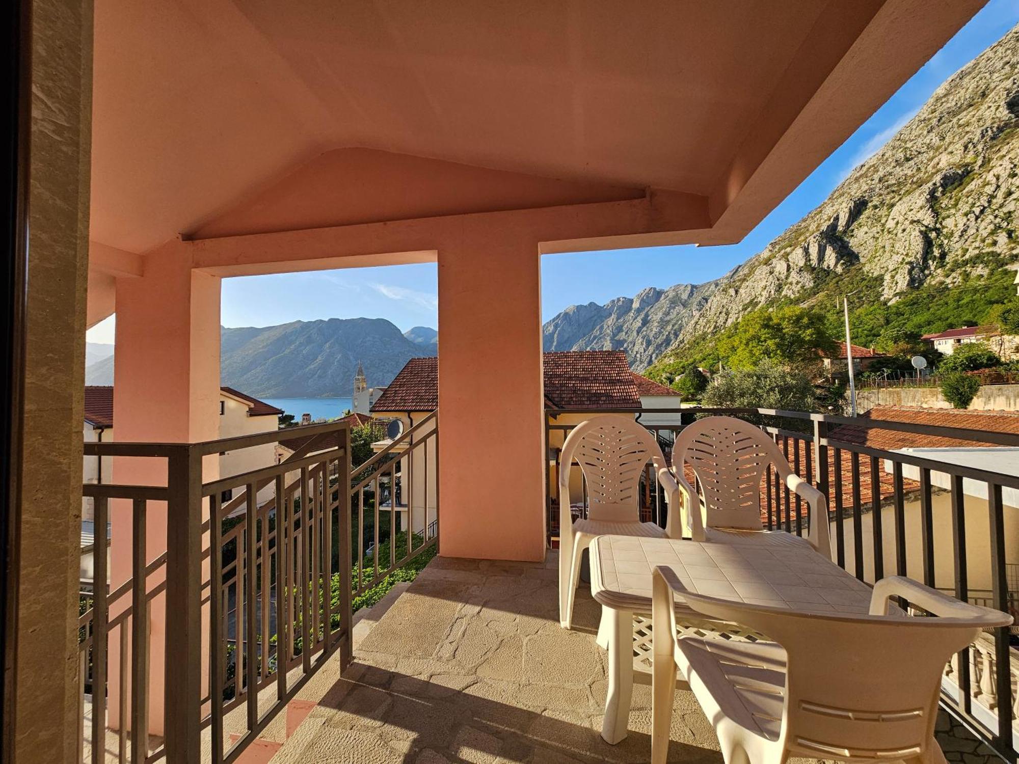 Modern Seaside Escape - Stunning Sea View - Private & Stylish Lägenhet Kotor Exteriör bild