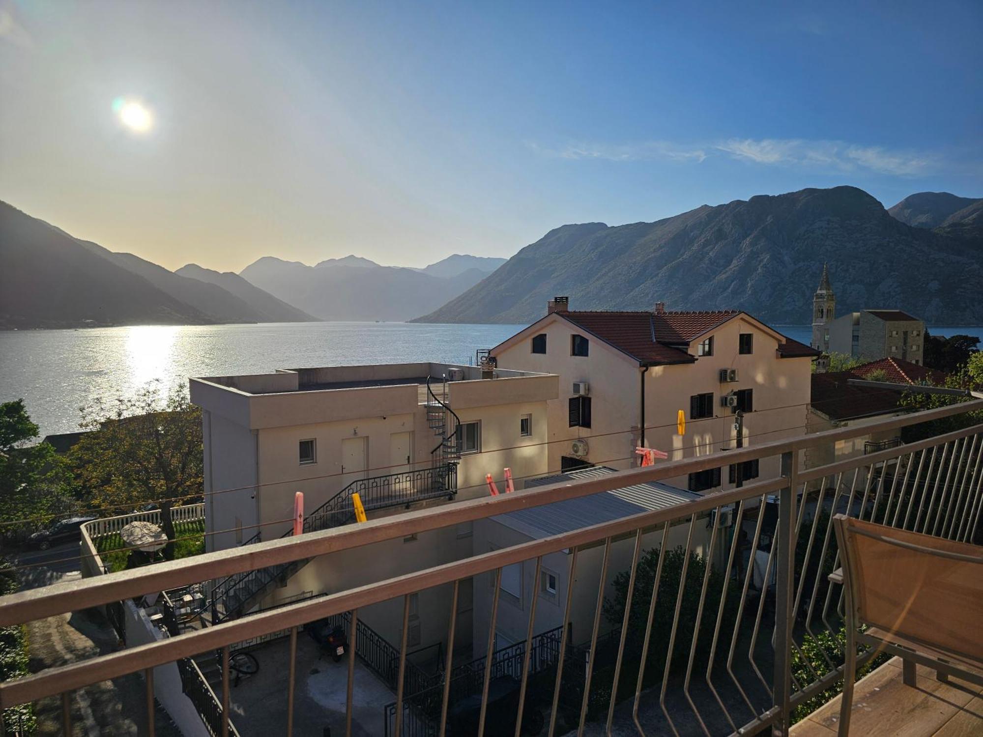 Modern Seaside Escape - Stunning Sea View - Private & Stylish Lägenhet Kotor Exteriör bild