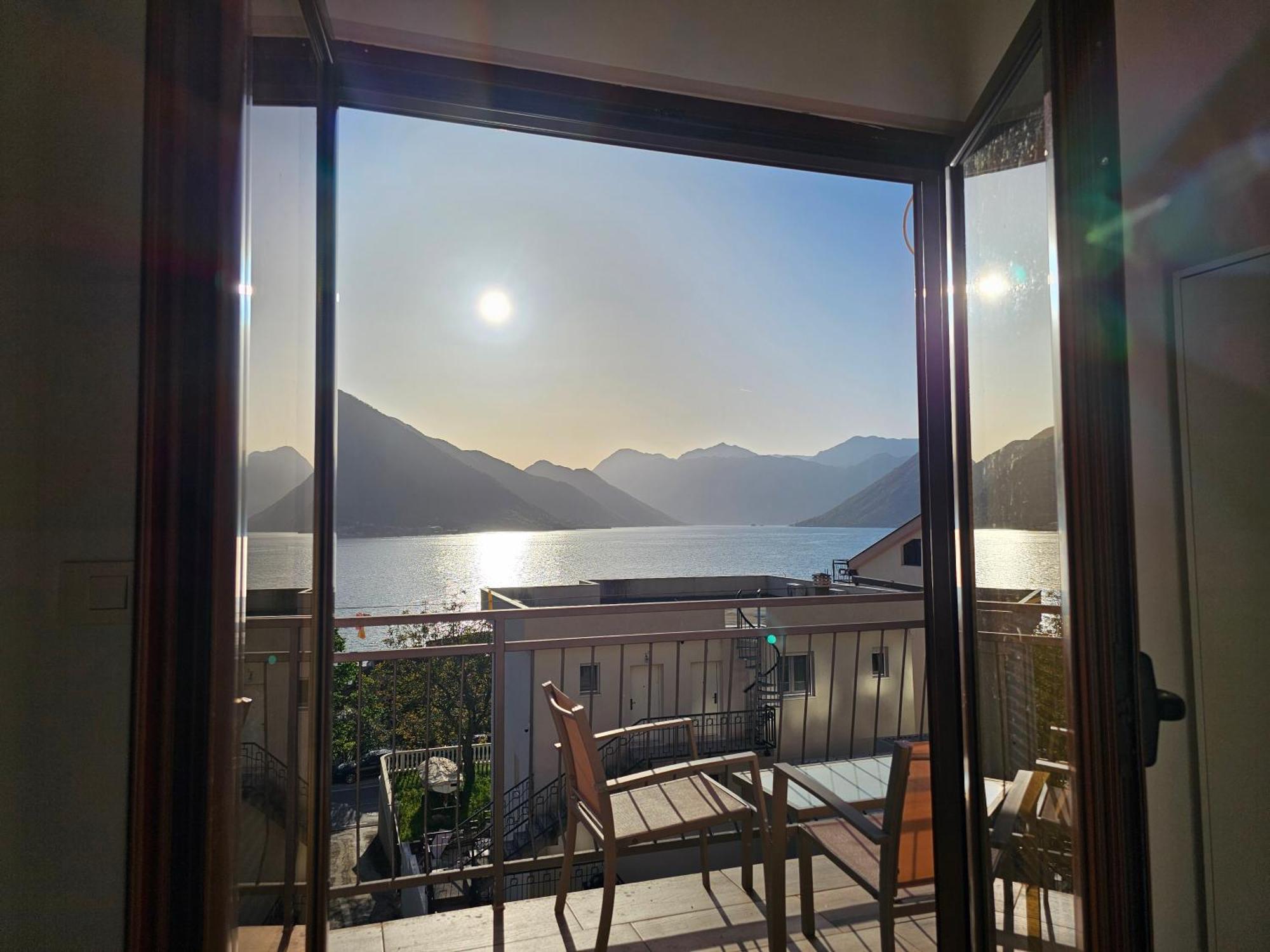 Modern Seaside Escape - Stunning Sea View - Private & Stylish Lägenhet Kotor Exteriör bild