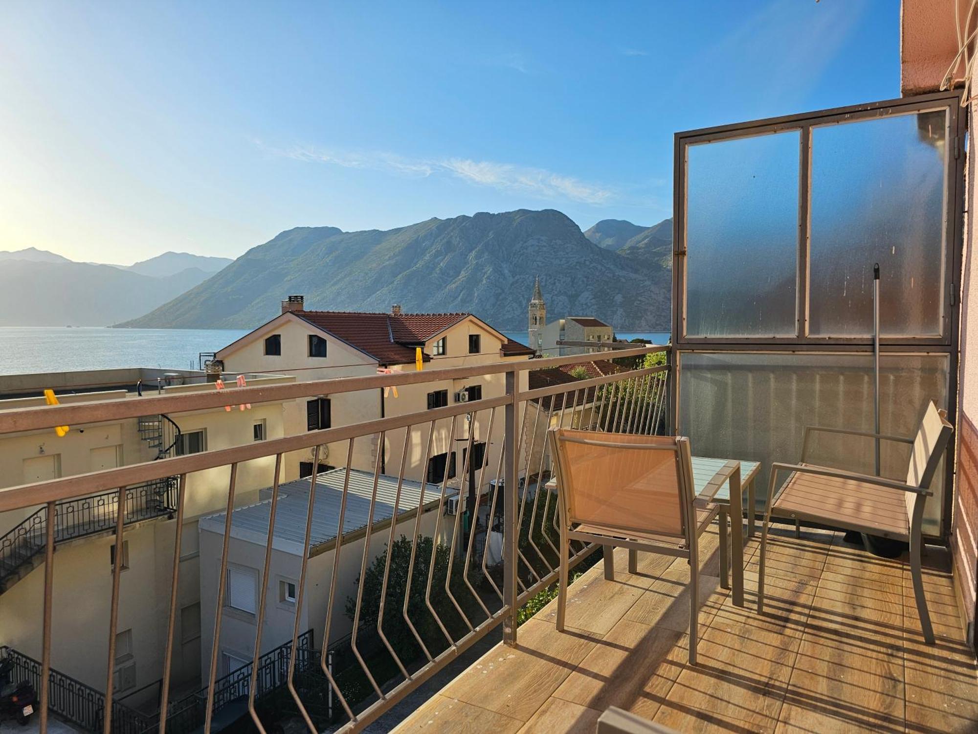 Modern Seaside Escape - Stunning Sea View - Private & Stylish Lägenhet Kotor Exteriör bild