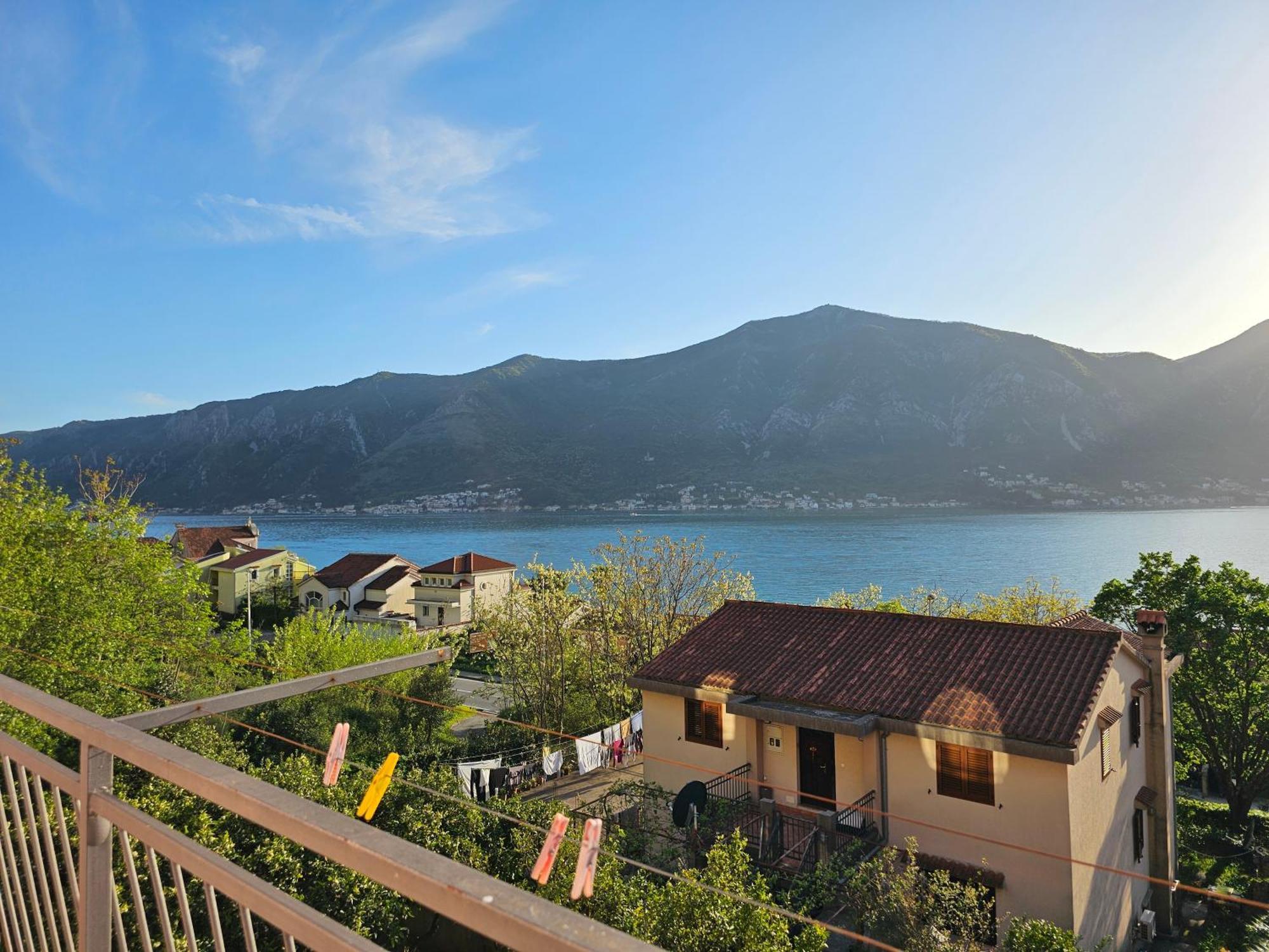 Modern Seaside Escape - Stunning Sea View - Private & Stylish Lägenhet Kotor Exteriör bild