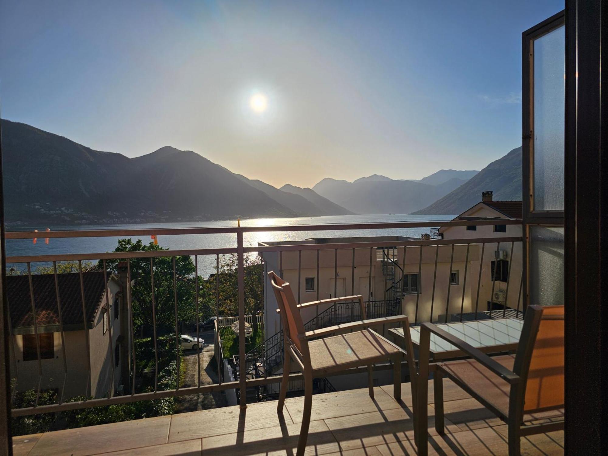 Modern Seaside Escape - Stunning Sea View - Private & Stylish Lägenhet Kotor Exteriör bild