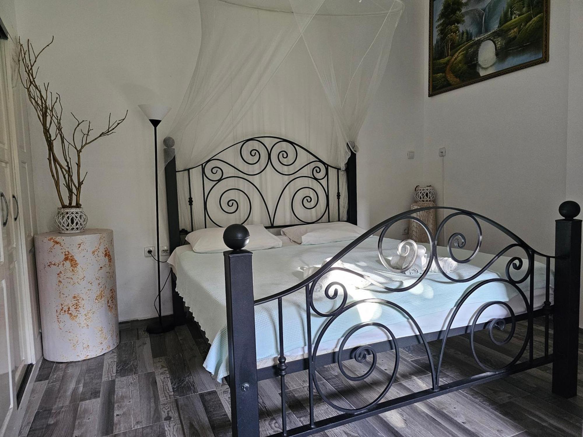 Modern Seaside Escape - Stunning Sea View - Private & Stylish Lägenhet Kotor Exteriör bild